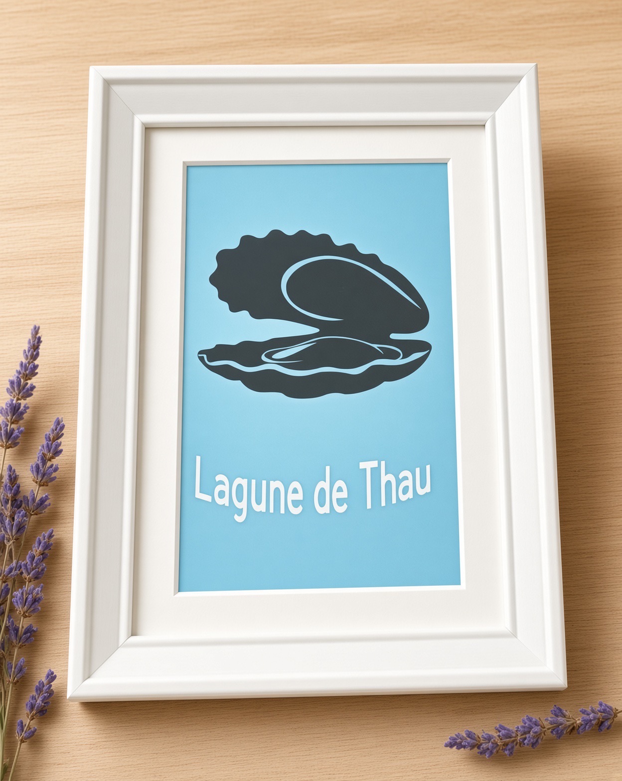 Tableau artisanal Lagune de Thau Huître ouverte — Huître sur fond bleu, cadre 15×21×2 cm Blanc, FLAMINGO ART, fait main en France